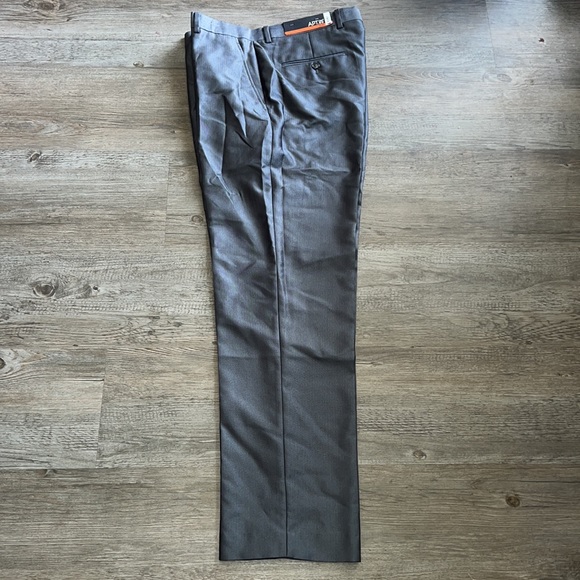 Apt. 9 Other - ✨NWT Apt.9 men dress pants Gray slim fit Size 34/32